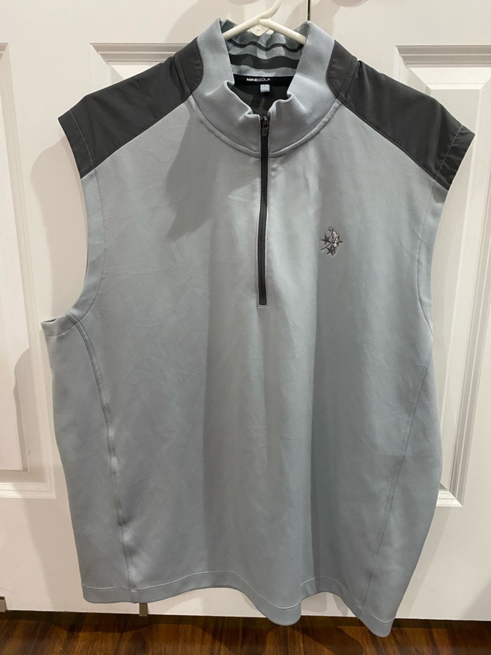 Nike Golf Light Grey Sleeveless Quarter-Zip Performance Dri-Fit Vest ⛳️